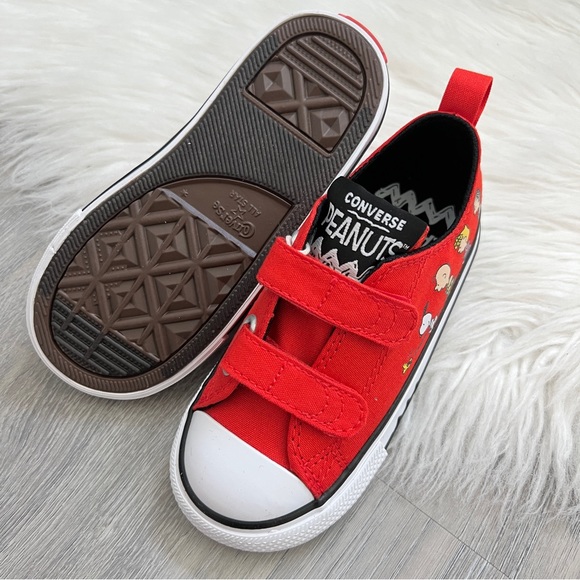 NWT Converse x Peanuts Chuck Taylor All Star 2V Lo Shoes - Picture 3 of 12